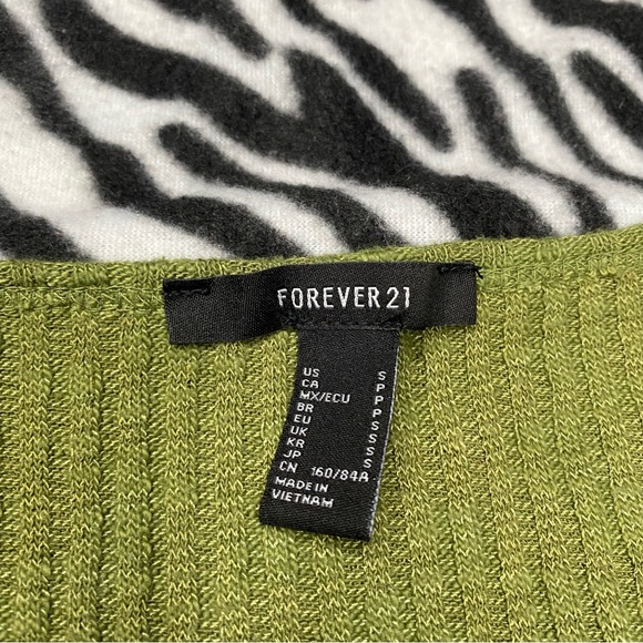 Forever 21 Longsleeve - Picture 3 of 3
